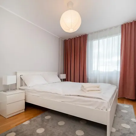 Piotrkowska Spacious By Bookinghost *